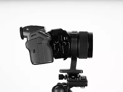 FUJIFILM GFX100 II mit FUJINON GF30mm F5.6 T/S Objektiv, Tilt-Neigung für die Korrektur der Schärfenebene.