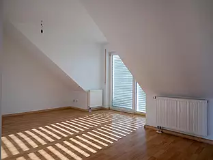 Architekturfotografie in lichtdurchfluteter Mansardenwohnung