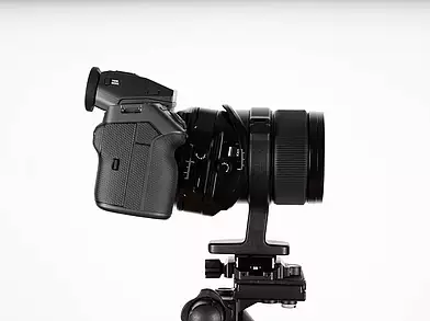 FUJIFILM GFX100 II mit FUJINON GF30mm F5.6 T/S Objektiv, Tilt-Neigung für die Korrektur der Schärfenebene.