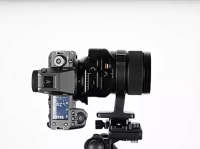 FUJIFILM GFX100 II mit FUJINON GF30mm F5.6 T/S Objektiv, Shift für die Aufnahme oberhalb im Hochkant Format.