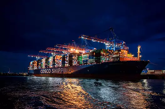 Containerschiff COSCO SHIPPING